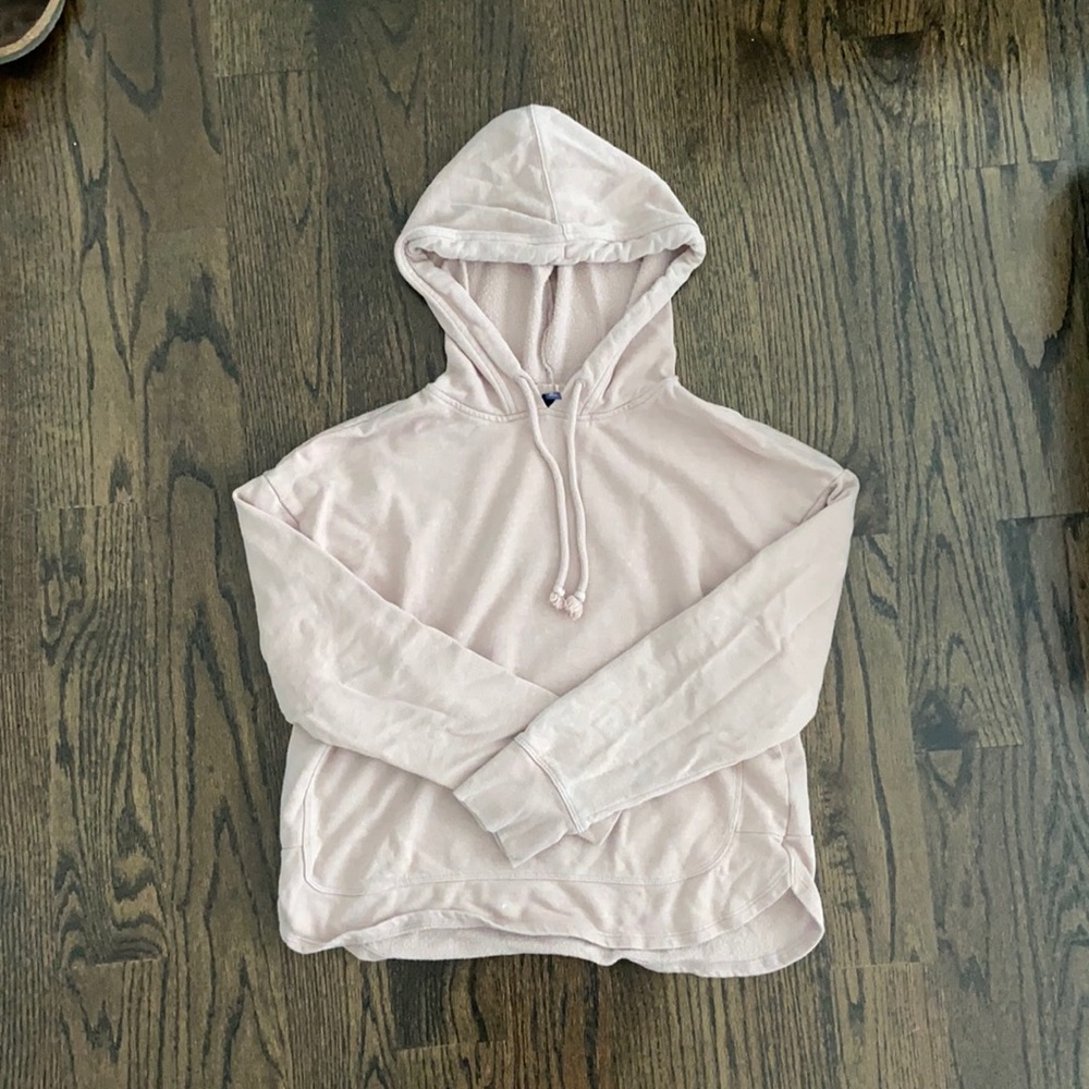 Pink Universal Thread sweatshirt